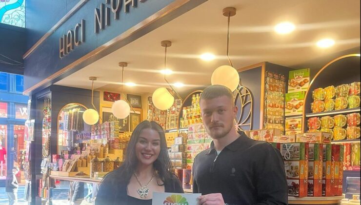 Tarihi Çiçek Pasajı’nın Tatlı Sırrı Hacı Niyazi Efendi ve Lokumun Büyülü Dünyası