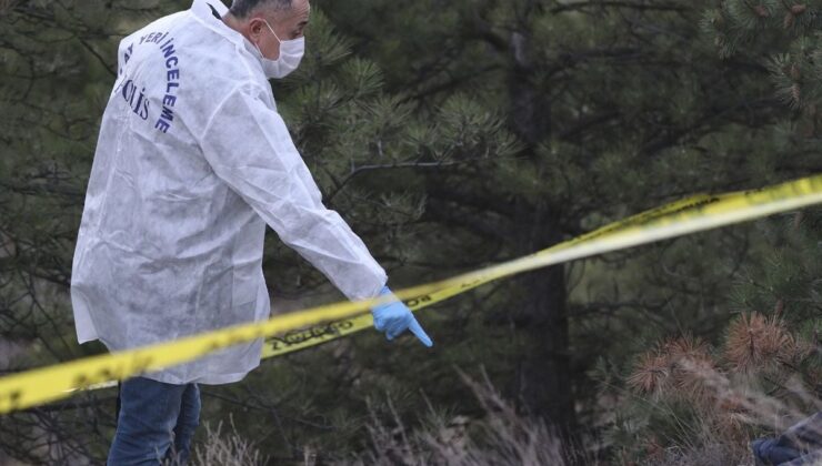 Annenin cesedi toprağa gömülü, oğlu da silahla vurulmuş halde bulundu