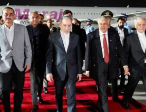 Arakçi, Pakistan’da görüşmelere başladı: Hürmüz krizi kısa sürede çözülebilir