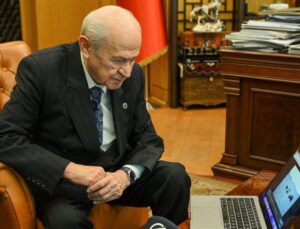 Bahçeli’nin yeni favorisi: Kaçırmadan izliyorum