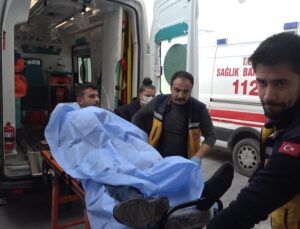 Çakmağını vermeyen kuzenini bıçaklayıp kaçtı