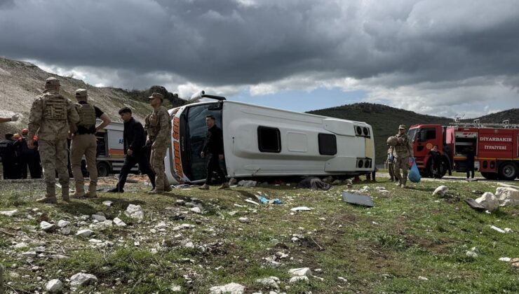Diyarbakır-Bingöl yolunda midibüs devrildi: 1 ölü, 12 yaralı