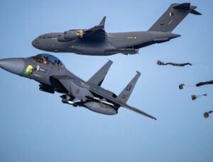 Dünyayı tedirgin eden hareketlilik! Savaş uçakları peş peşe havalandı