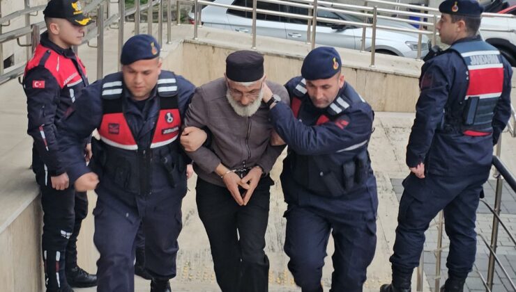 Eşini ve kayınvalidesini öldüren sanıktan hakimi çıldırtan "öpücük" savunması