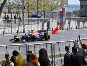 Formula 1 aracı İstanbul sokaklarında: Bir anda geçti, neye uğradığımı şaşırdım