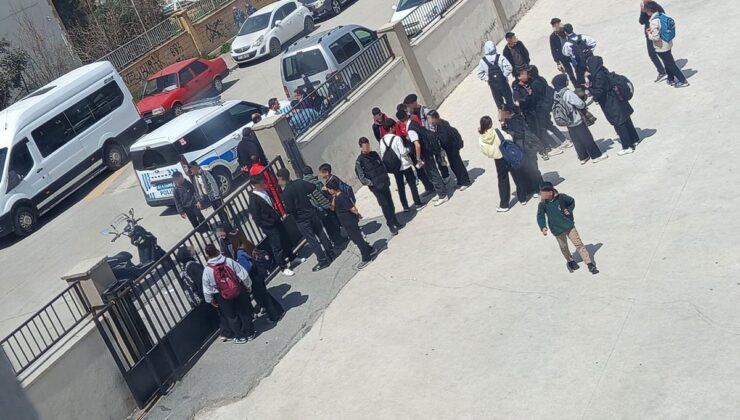 Gaziantep’te lise önünde kurusıkı tabancalı saldırı paniği