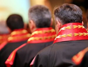 HSK Kararnamesiyle 14 hakim ve savcının görev yeri değişti