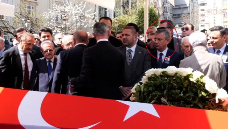 Hüsamettin Cindoruk’un cenazesinde soğuk rüzgarlar! Bakışlara dikkat