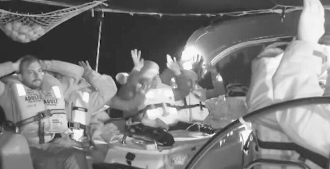 İsrail geri adım attı, Küresel Sumud Filosu’ndaki aktivistleri Yunanistan’a teslim edecek