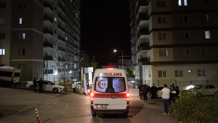 İzmir’de 28 öğrenci, gıda zehirlenmesi şüphesiyle hastaneye kaldırıldı