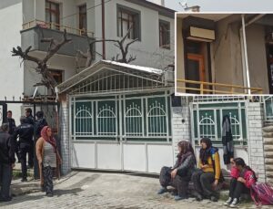 Konya’da deprem sonrası alarm: Çatlaklar büyüdü, 2 bina tahliye edildi