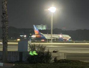 Pilot istifra etti, uçak Antalya Havalimanı’na acil iniş yaptı