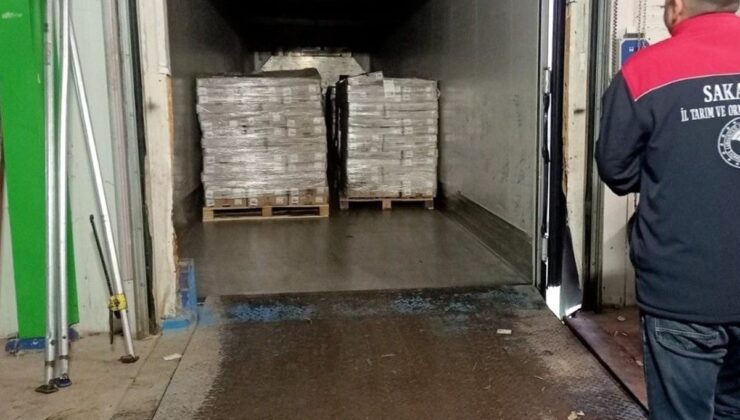 Sakarya’da 32 ton son tüketim tarihi geçmiş tavuk eti ele geçirildi