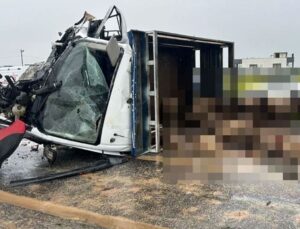 Siirt’te otomobil ile kamyonetin çarpıştığı kazada 2 kişi öldü, 3 kişi yaralandı