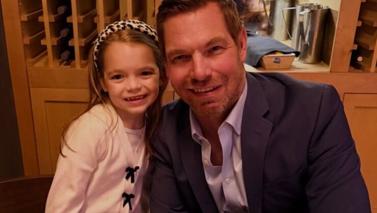 Tacizle suçlanan ABD’li Vekil Eric Swalwell istifa kararı aldı