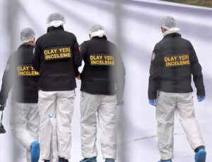 Tamir etmek istediği servis aracının altında kalan şoför hayatını kaybetti