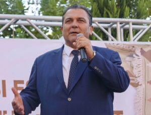 Uşak Eşme Belediye Başkanı ve eşi dahil 5 kişi gözaltına alındı