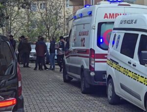 Üsküdar’da aile faciası: Anne ve babasını öldürüp intihar etti