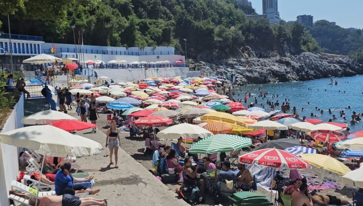 180 metrelik Kapuz Plajı hafta sonu dolup taştı