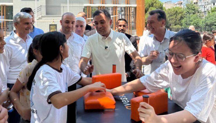 AK Parti’li Baybatur’dan yaz okulu öğrencilerine dondurma ikramı
