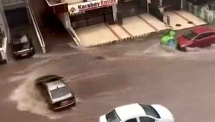 Ankara’da sağanak sele neden oldu; araçlar sürüklendi