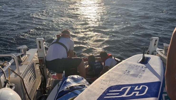 Antalya’da 46 kişi sürüklenirken kurtarıldı