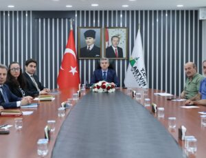 Artvin Valisi Ergün, muhtarlarla bir araya geldi