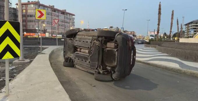Bakırköy’de Otomobil Devrildi: Sürücü Yaralandı