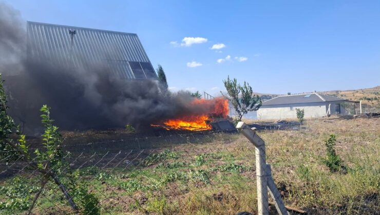Balıkesir’deki Arazi Yangını Havadan ve Karadan Müdahaleyle Söndürüldü
