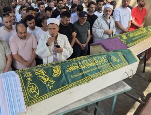 Biri 28, diğeri 25 yaşındaydı! Karı-koca yan yana defnedildi