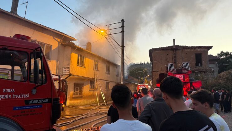 Bursa’da 2 Katlı Evde Yangın: 1 Kişi Hayatını Kaybetti