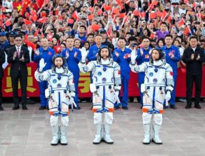 Çinli Astronotlar, Uzun Süreli Uzay Görevlerine Yönelik Acil Durum Karar Alma ve Duygu Testlerini Tamamladı