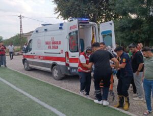 Çorum’da parmağı kapıya sıkışan çocuk helikopter ambulansla Ankara’ya gönderildi