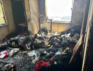 Edremit’te iki katlı ev yangını söndürüldü
