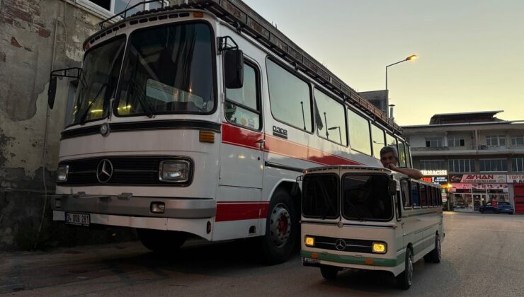 Ekibiyle yaptığı minyatür otobüsüne gözü gibi bakıyor