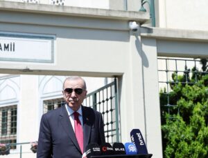Erdoğan, Üsküdar’da Cuma Namazı Kıldı
