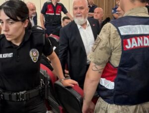 Görevden alınan Bursa Büyükşehir Belediye Başkanı Bozbey’in yargılanmasına başlandı