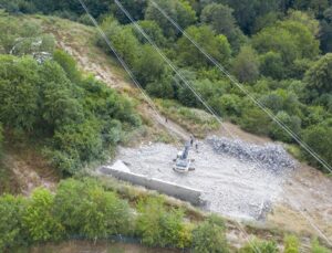 Grand Kartal Otel sahibinin kaçak yapıları yıkılıyor