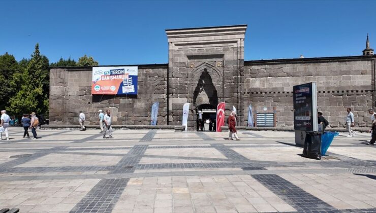 Kayseri Büyükşehir Belediyesinden YKS tercih danışmanlığı hizmeti