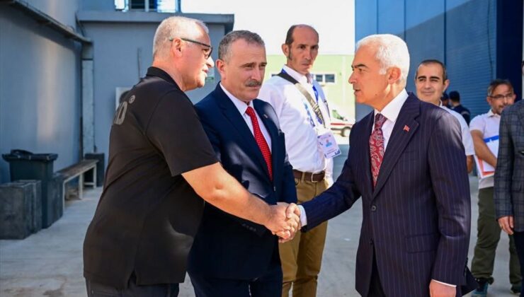 Kırklareli Valisi Turan, patlamanın meydana geldiği fabrikada incelemede bulundu