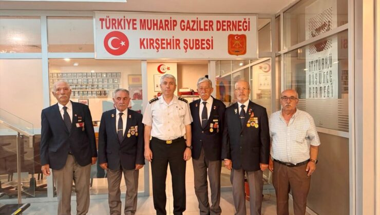 Komutan Yıldırım, Gazilerle Buluştu