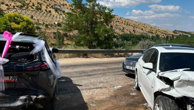 Malatya’da Düğün Konvoyunda Zincirleme Kaza: 4 Yaralı