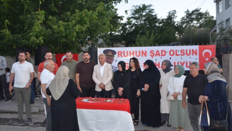 Malazgirt’te şehit binbaşı Arslan Kulaksız anıldı
