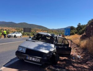 Muğla’da otomobil ile motosikletin çarpıştığı kazada 1 kişi öldü, 2 kişi yaralandı