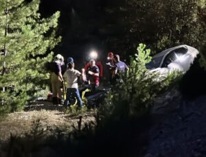 Otomobil ile motosiklet çarpıştıktan sonra şarampole savruldu: 5 yaralı