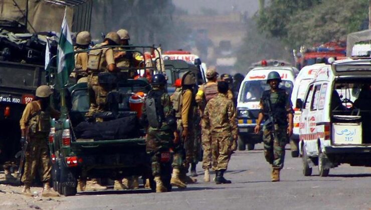 Pakistan’da polis kontrol noktasına saldırı: 9 polis öldü, 28 polis yaralandı