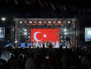 Samsun’da 36. Uluslararası Halk Oyunları Festivali devam ediyor