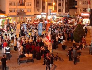 Samsun’da 36. Uluslararası Halk Oyunları Festivali kapsamında ilçe gösterisi yapıldı