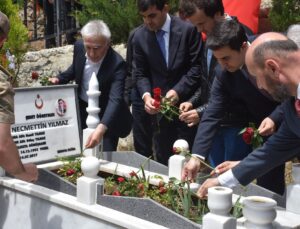 Şehit Öğretmen Necmettin Yılmaz Kabri Başında Anıldı