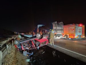 Susurluk’ta Otomobil Devrildi: 1’i Çocuk 5 Yaralı